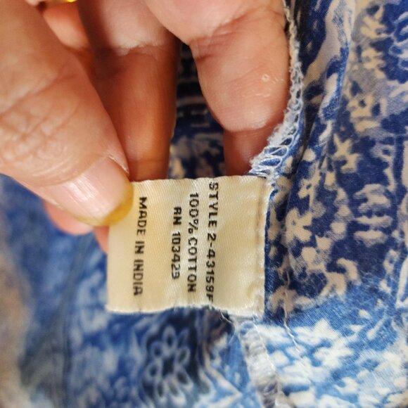 Caffe Marrakesh Blue/White Paisley Sleeveless Tunic Button Tank Top Women L Chic - Picture 10 of 14